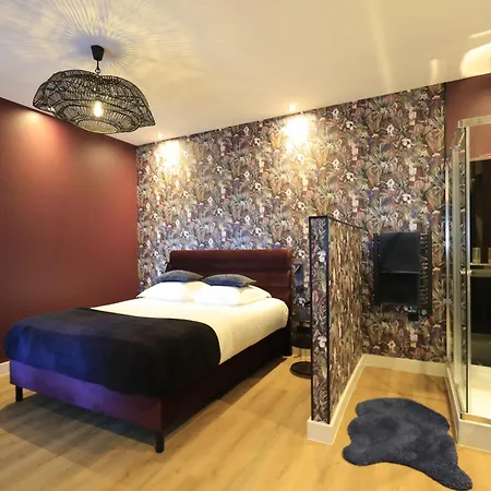 Les Trois Tours De Luxe Adult Only *