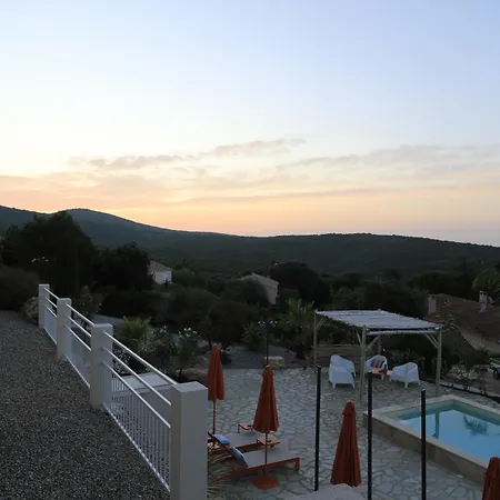 Les Trois Tours De Luxe Adult Only
