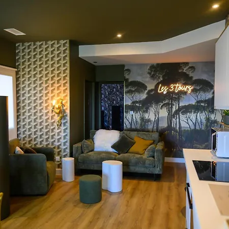 Сasa de vacaciones Les Trois Tours De Luxe Adult Only *
