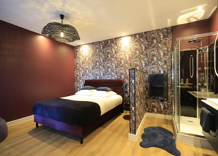 Les Trois Tours De Luxe Adult Only *