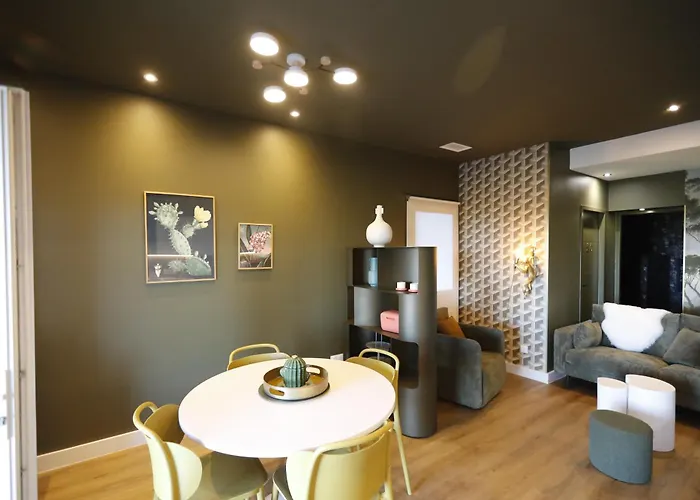 Les Trois Tours De Luxe Adult Only