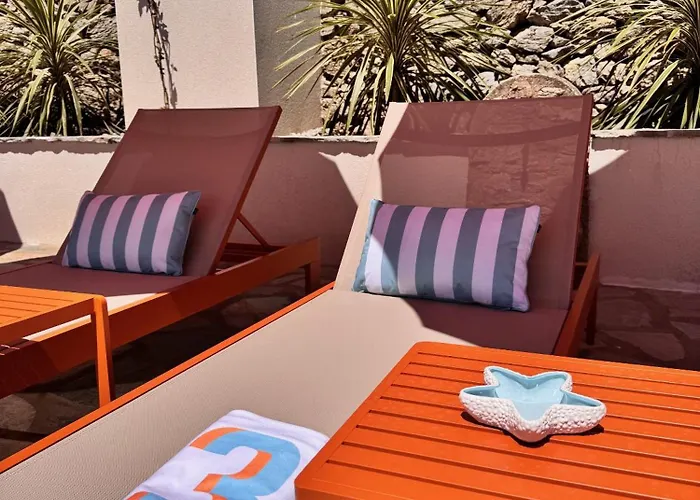 Les Trois Tours De Luxe Adult Only Nyaraló Faugères